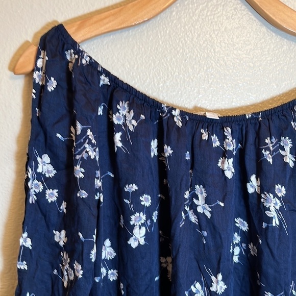*3/$15* Don’t Ask Why Navy Floral Sheer Cold Shoulder Shirt - Picture 2 of 9